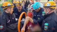 Ребенок застрял на детской площадке в Павлодаре